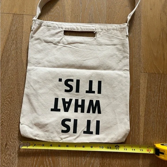 Stylish Cream Tote Bag - Picture 5 of 6